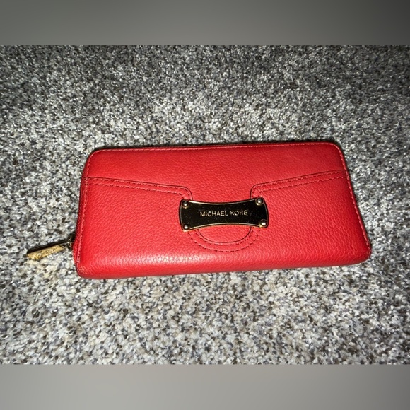 Michael Kors red leather zip around wallet - Picture 1 of 11